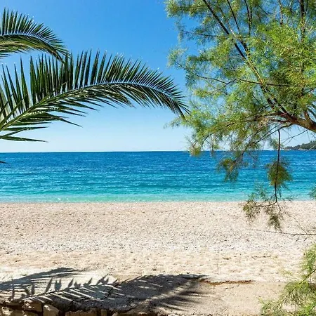 Potam'sea Bliss 6 - Front, Sun Beds & Parking * Himara