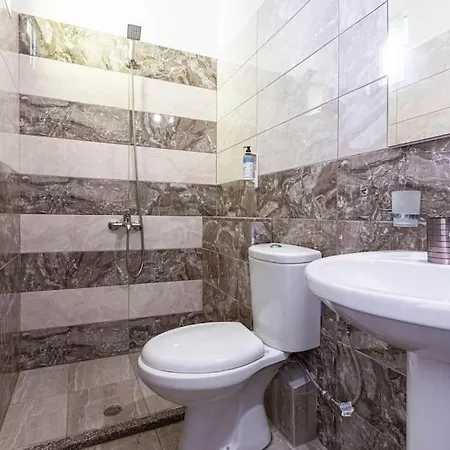 Potam'sea Bliss 6 - Front, Sun Beds & Parking Himarë