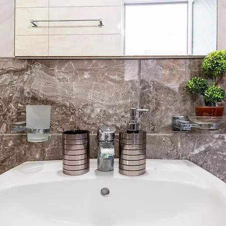 Potam'sea Bliss 6 - Front, Sun Beds & Parking Himarë